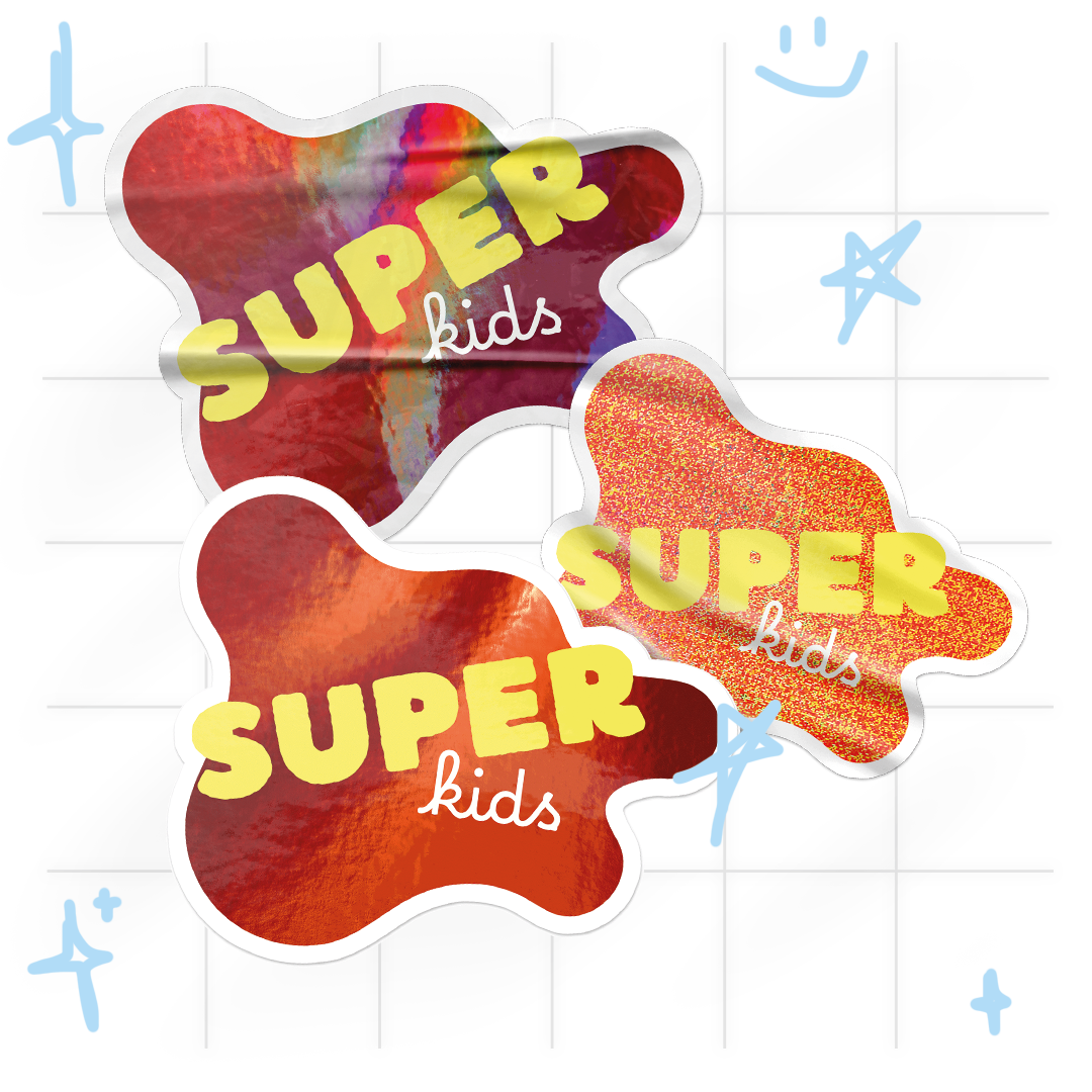 Läikän muotoiset "Super Kids" -tarrat hologrammi- ja glitteripinnalla Super Kids Paris -tapahtumaan